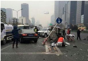 爆料女记者车祸视频,惊心动魄的生死瞬间  第3张