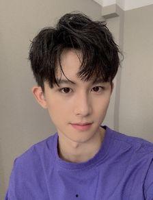 李明德前女友爆料视频,揭秘昔日恋情内幕  第2张