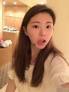 吃瓜16岁网红校花直播,揭秘校园生活幕后趣事  第2张