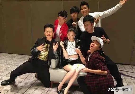 娱乐圈吃瓜爆料最新,明星恋情曝光，幕后真相令人震惊！  第3张